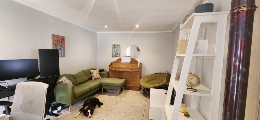 To Let 2 Bedroom Property for Rent in Tokai Western Cape
